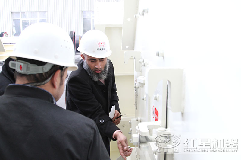 用戶來(lái)廠，實(shí)地考察反擊破設(shè)備